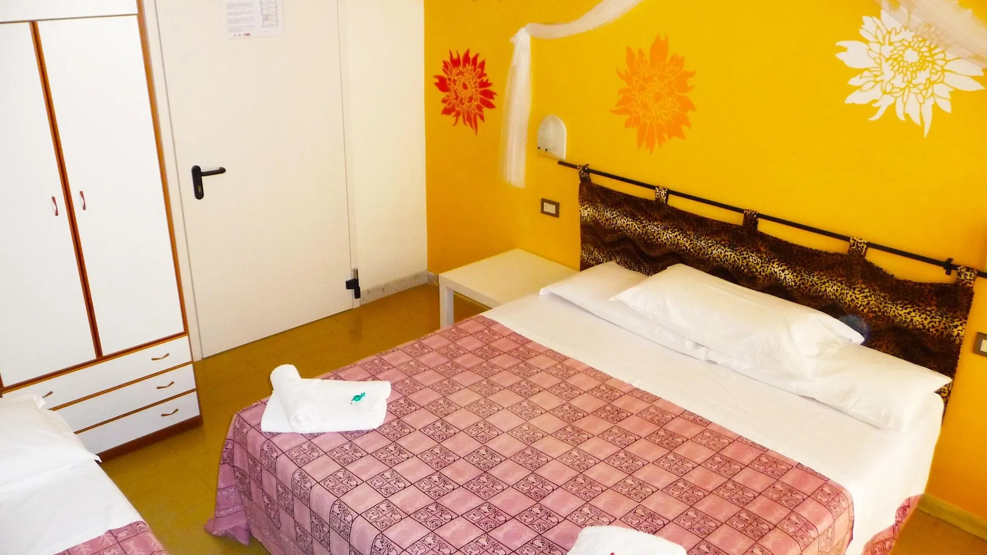 Riccione Beach Hotel - Enjoy Your Summer -Beach Village Incluso