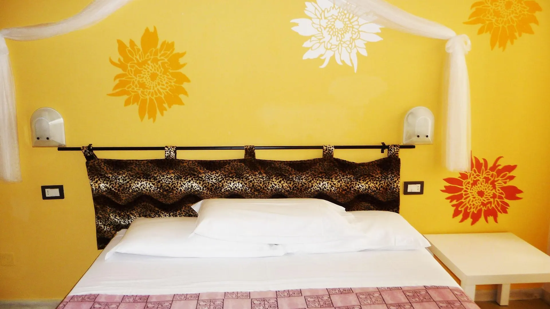 **  Riccione Beach Hotel - Enjoy Your Summer -Beach Village Incluso Italy